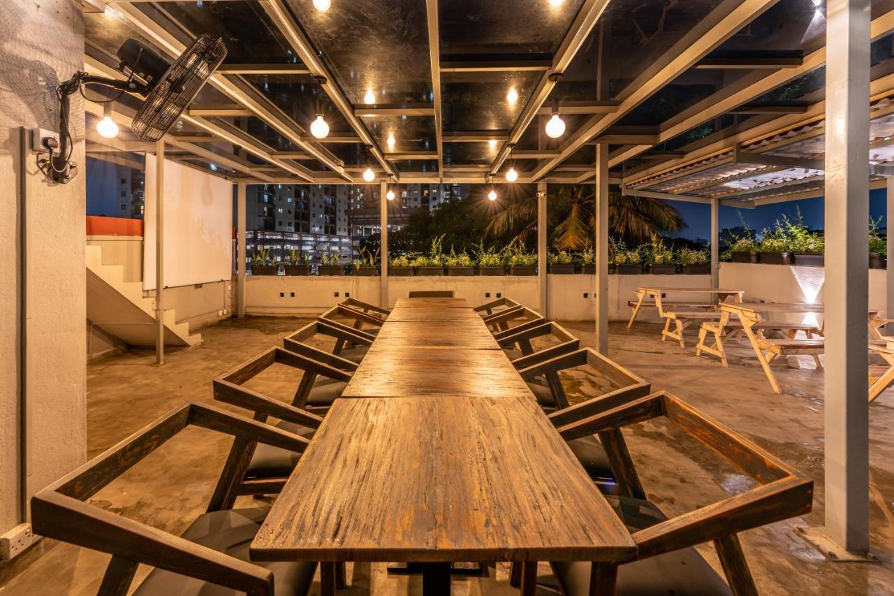 Gentz Residency & Restaurant Hotel Kolombo Bagian luar foto